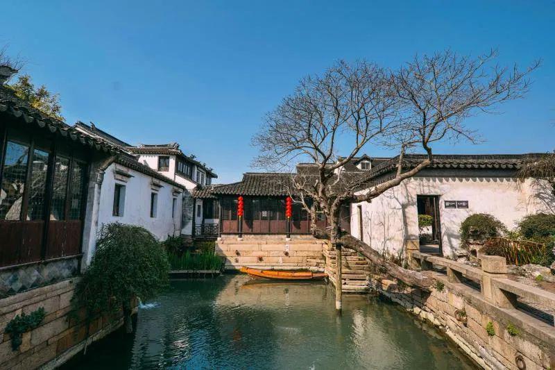 逃出美丽度假胜地